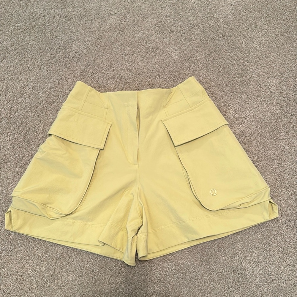 LULULEMON Yellow Green High Rise Cargo Shorts 0